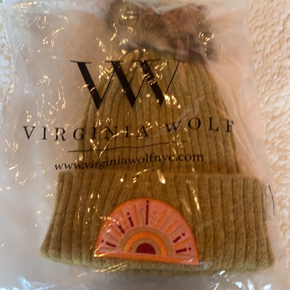 Virginia Wolf Sunday beanie NWT - Picture 2 of 3